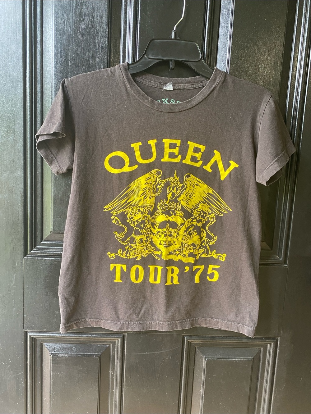 Queen Tour '75 Graphic Crop Tee - Yellow on Grey